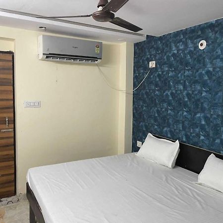 Hotel O Devansh Inn Új-Delhi Kültér fotó