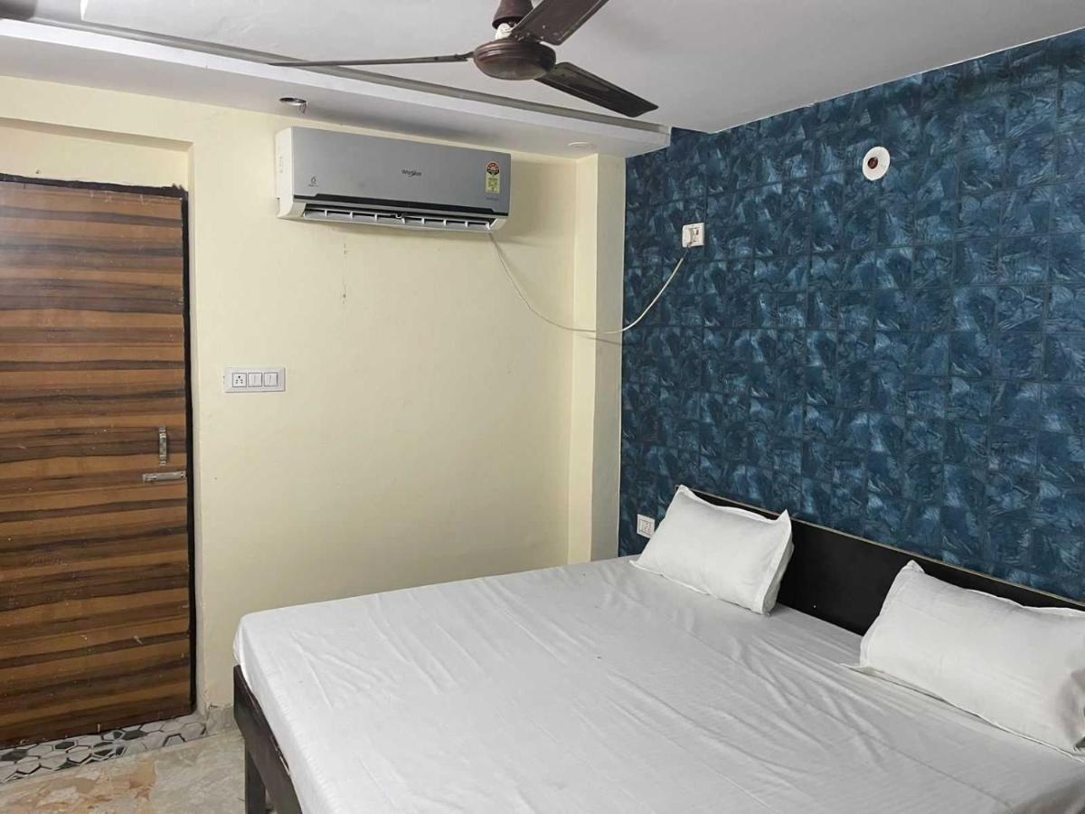 Hotel O Devansh Inn Új-Delhi Kültér fotó