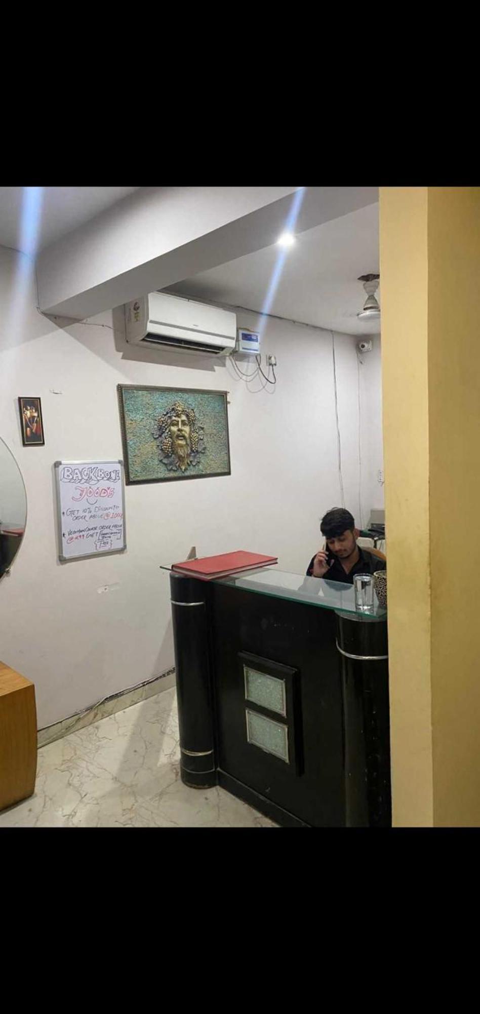 Hotel O Devansh Inn Új-Delhi Kültér fotó